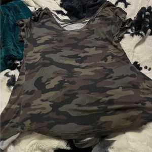 Camo Flowy shirt